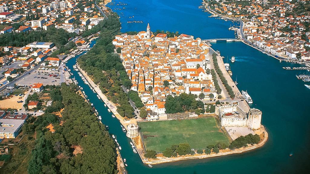Lavanda Residence With Heated Pool Trogir Split Donji Okrug  Kültér fotó