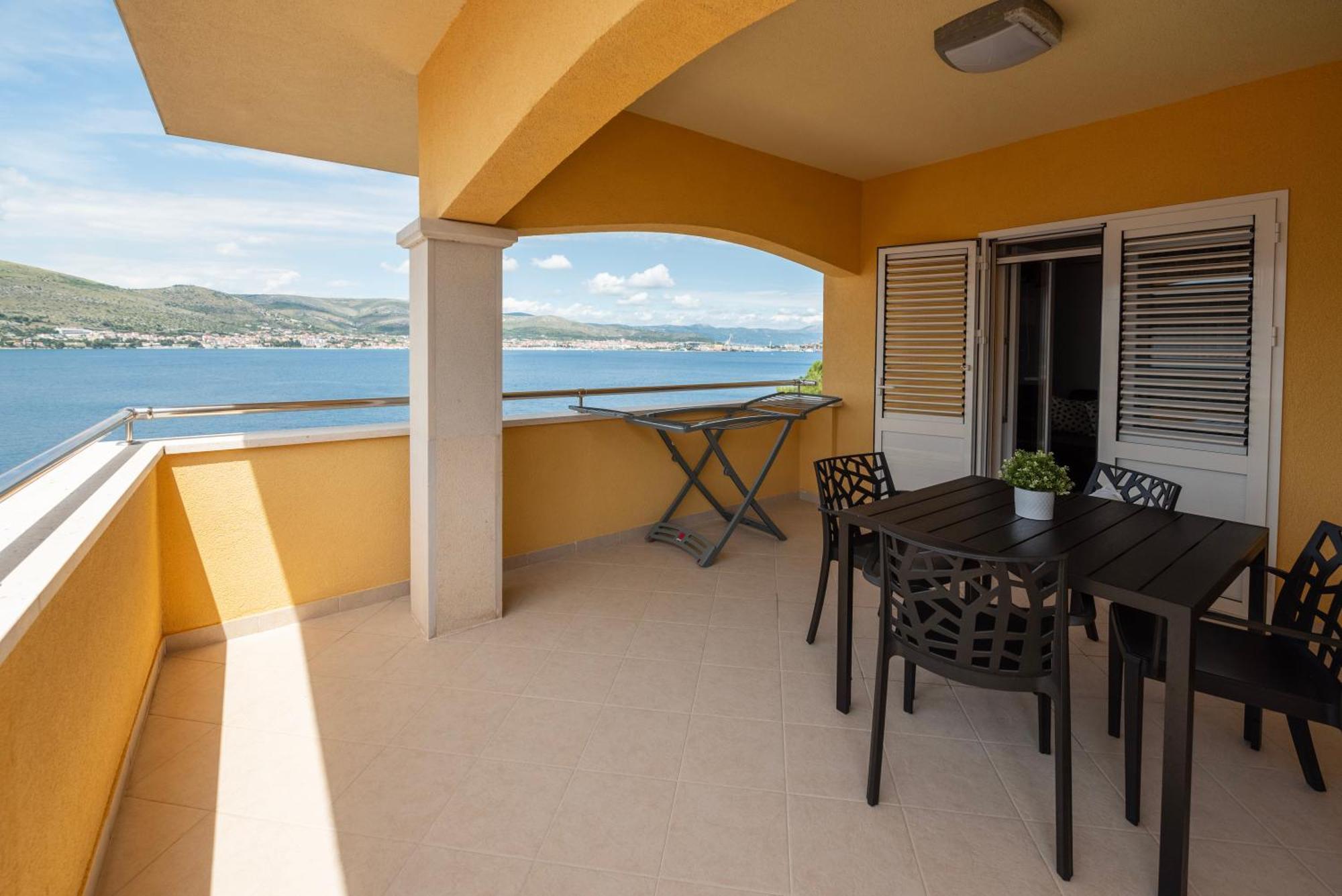 Lavanda Residence With Heated Pool Trogir Split Donji Okrug  Kültér fotó