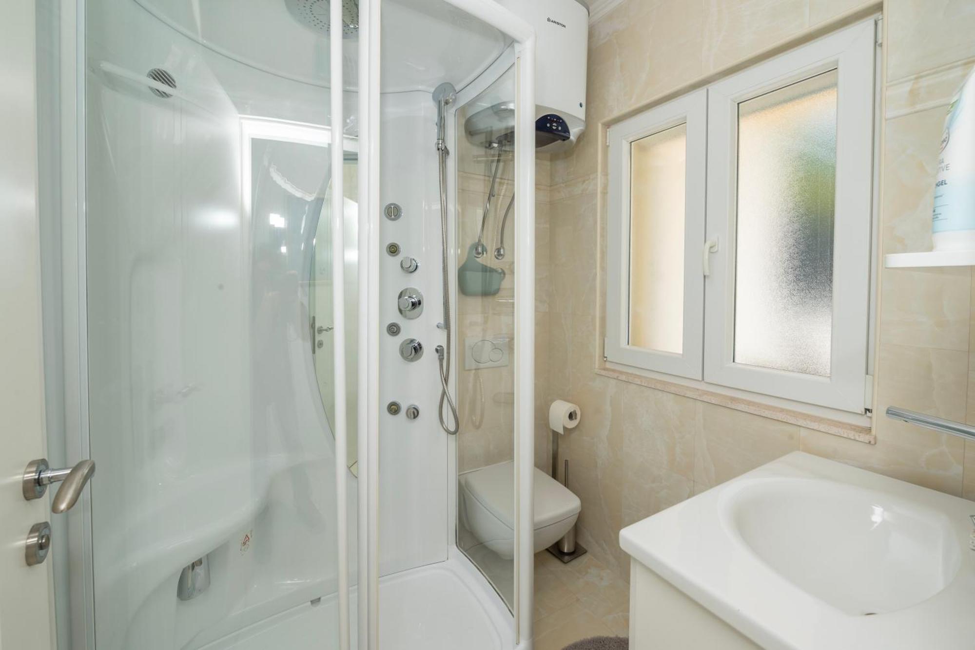 Lavanda Residence With Heated Pool Trogir Split Donji Okrug  Kültér fotó