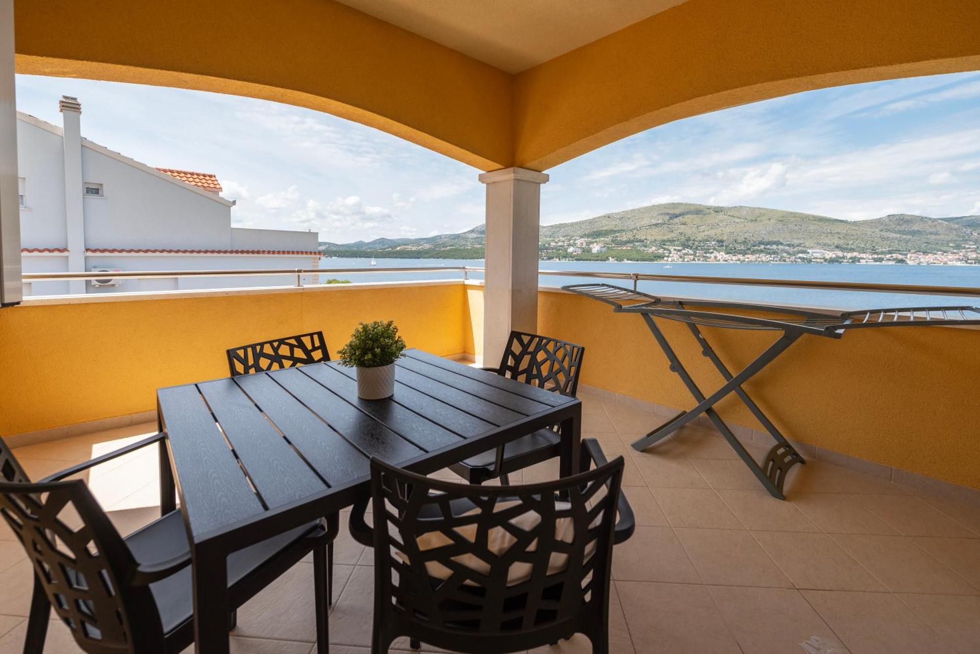 Lavanda Residence With Heated Pool Trogir Split Donji Okrug  Kültér fotó