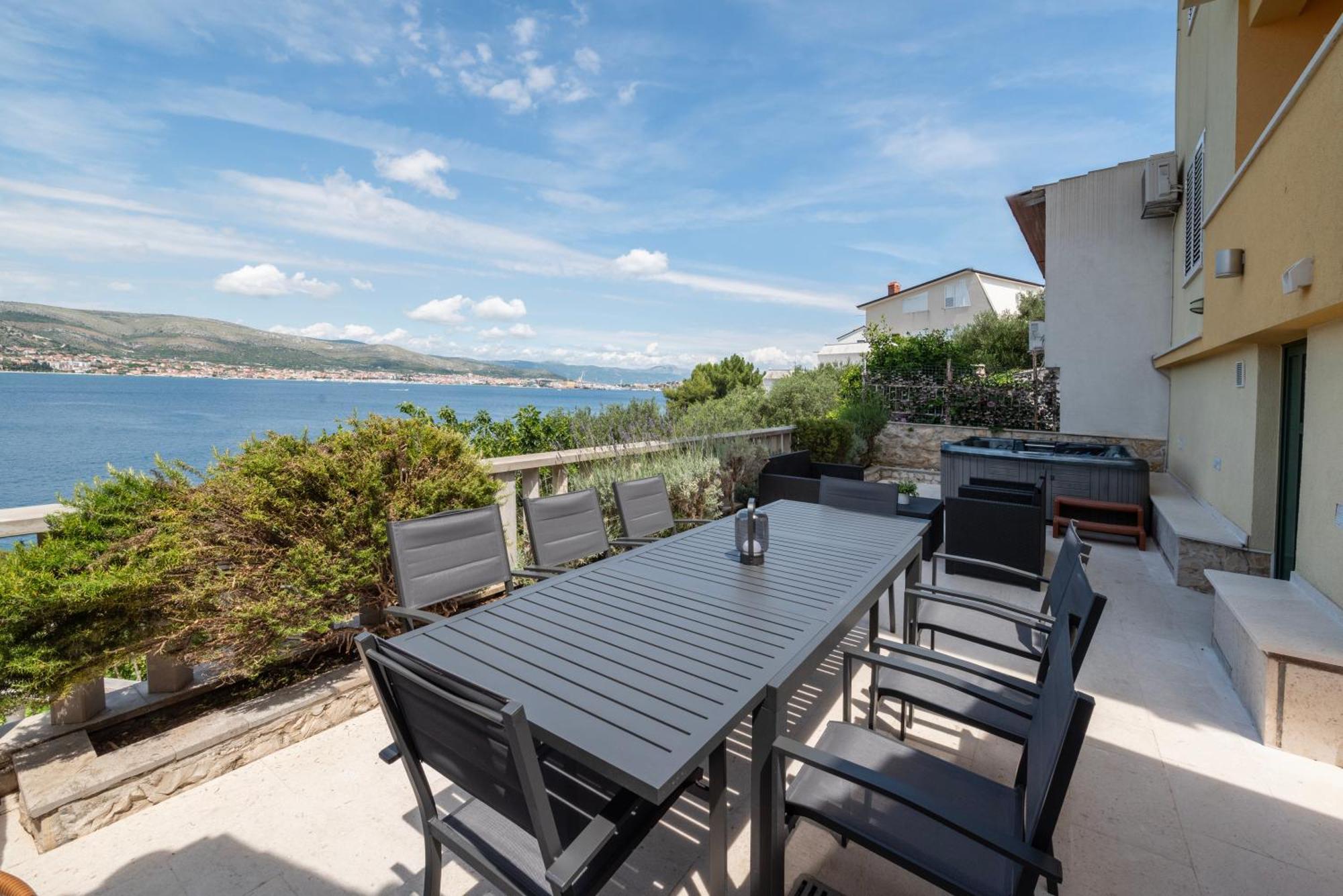 Lavanda Residence With Heated Pool Trogir Split Donji Okrug  Kültér fotó