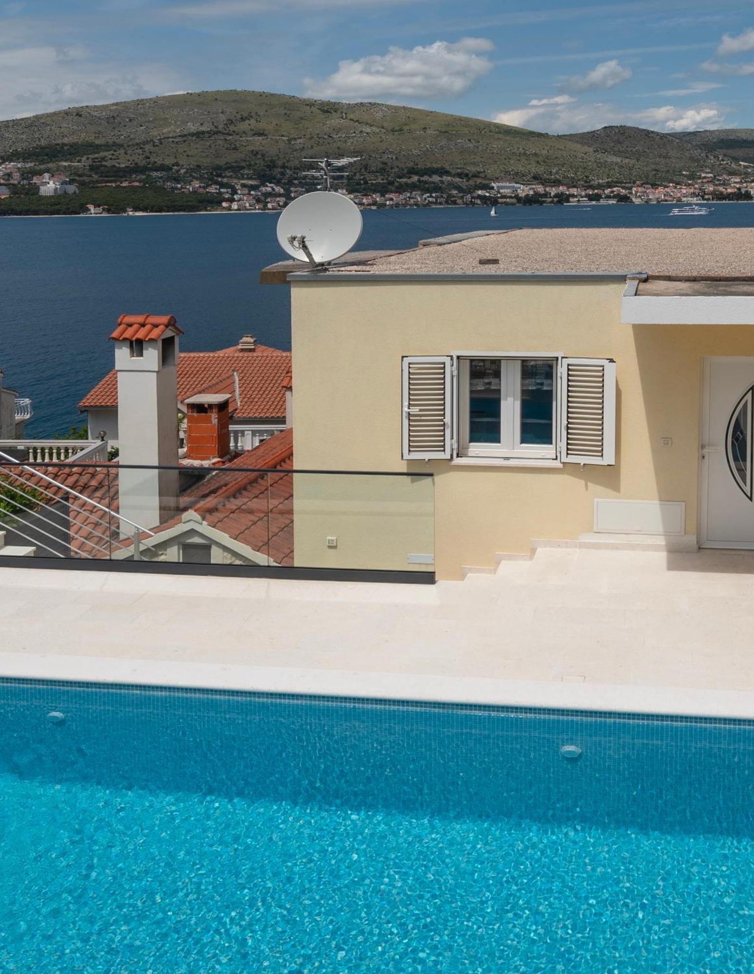 Lavanda Residence With Heated Pool Trogir Split Donji Okrug  Kültér fotó