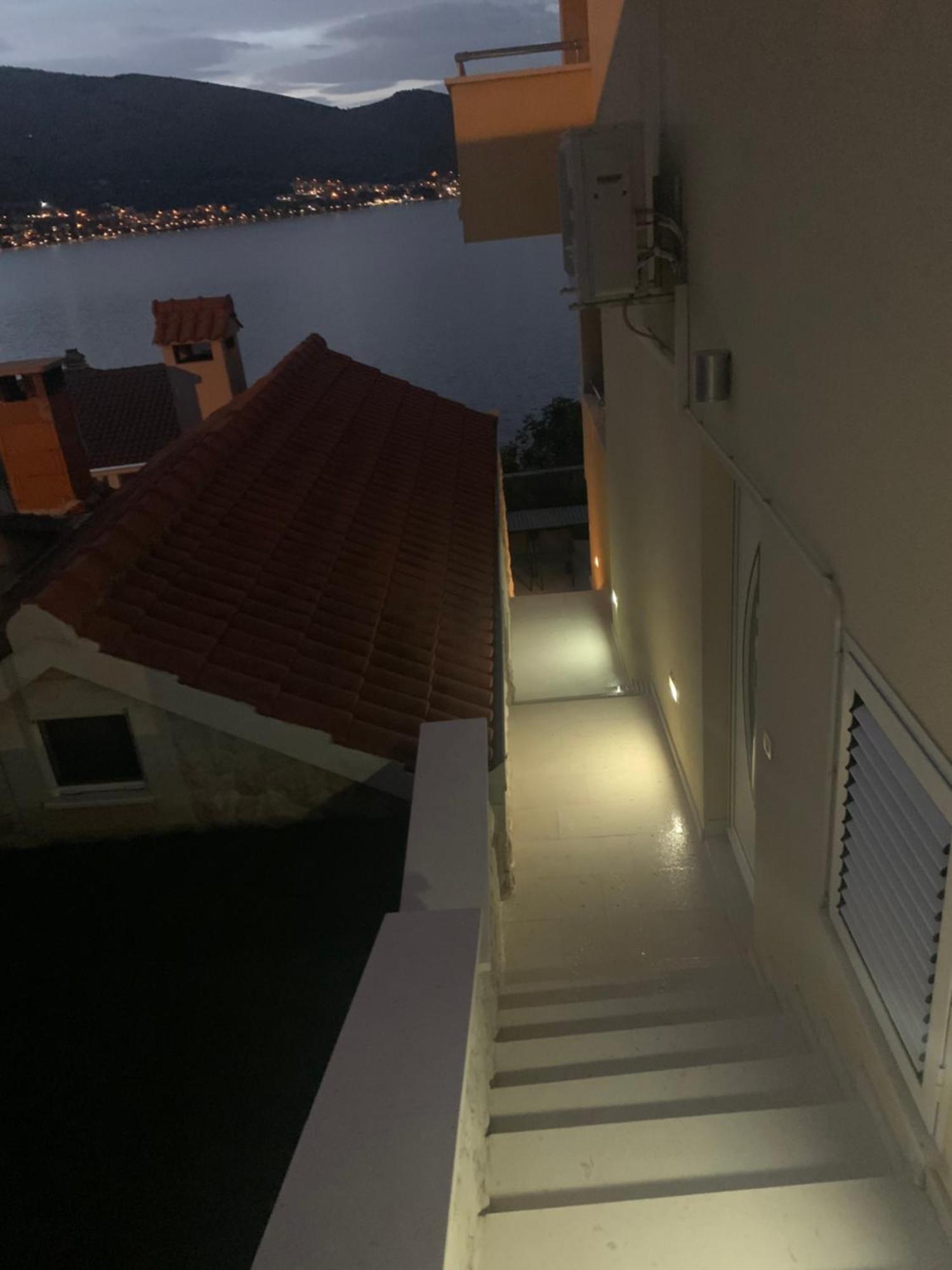 Lavanda Residence With Heated Pool Trogir Split Donji Okrug  Kültér fotó