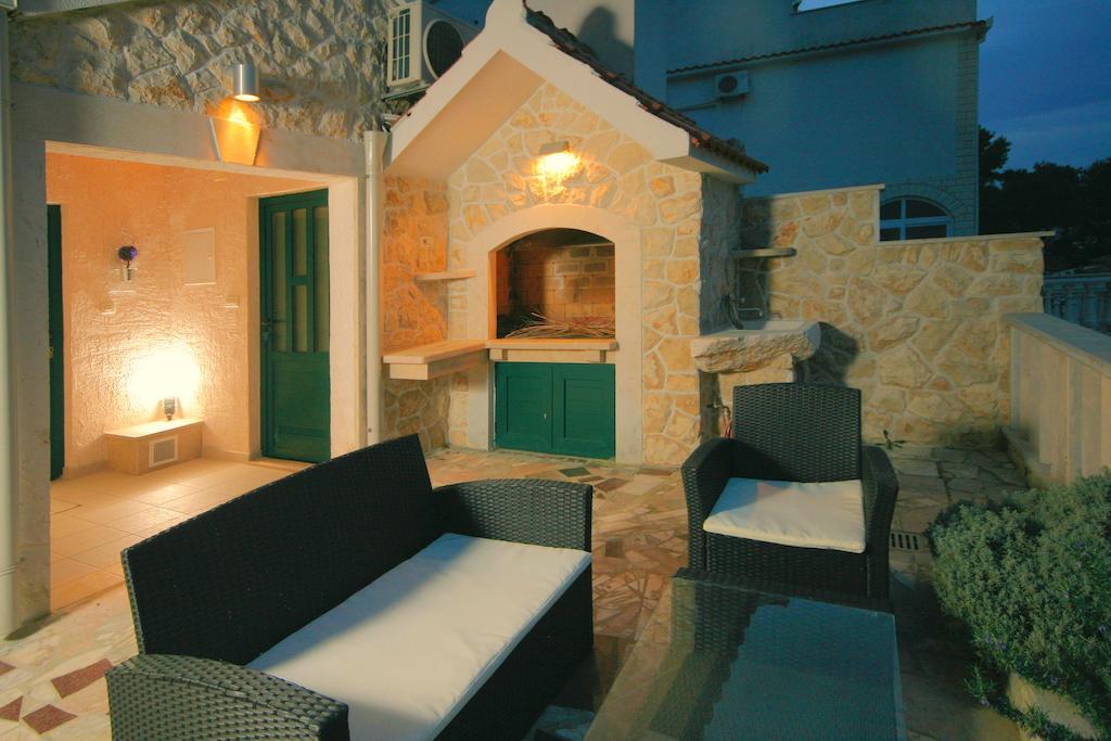 Lavanda Residence With Heated Pool Trogir Split Donji Okrug  Kültér fotó
